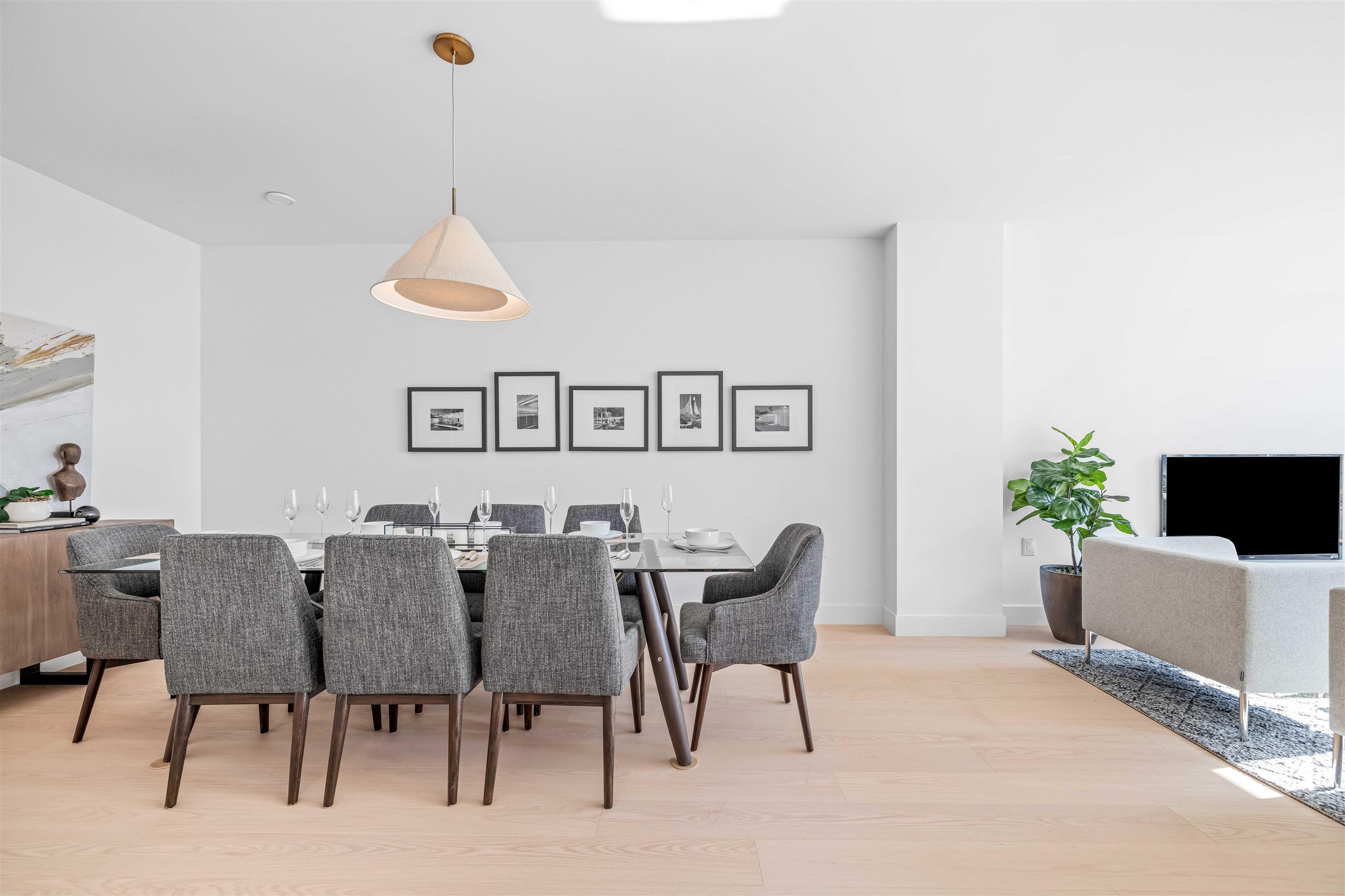 Listing image of 206 1331 MARINE DRIVE