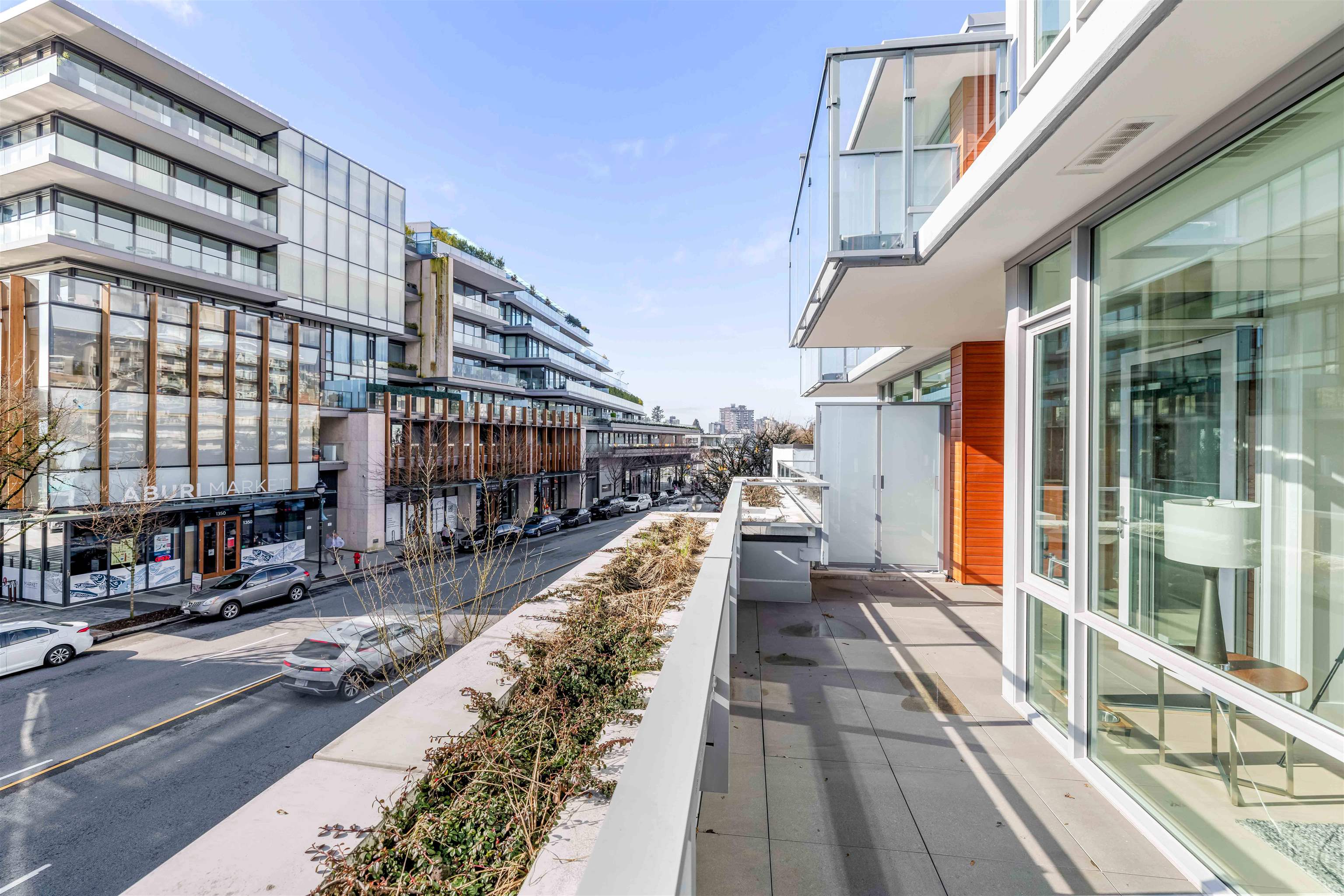 Listing image of 206 1331 MARINE DRIVE