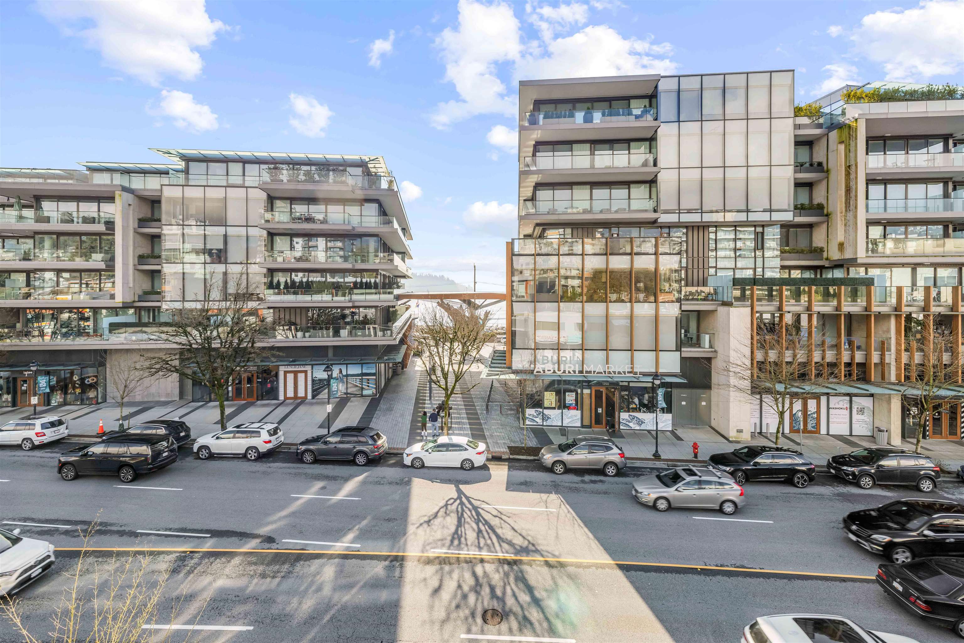Listing image of 206 1331 MARINE DRIVE
