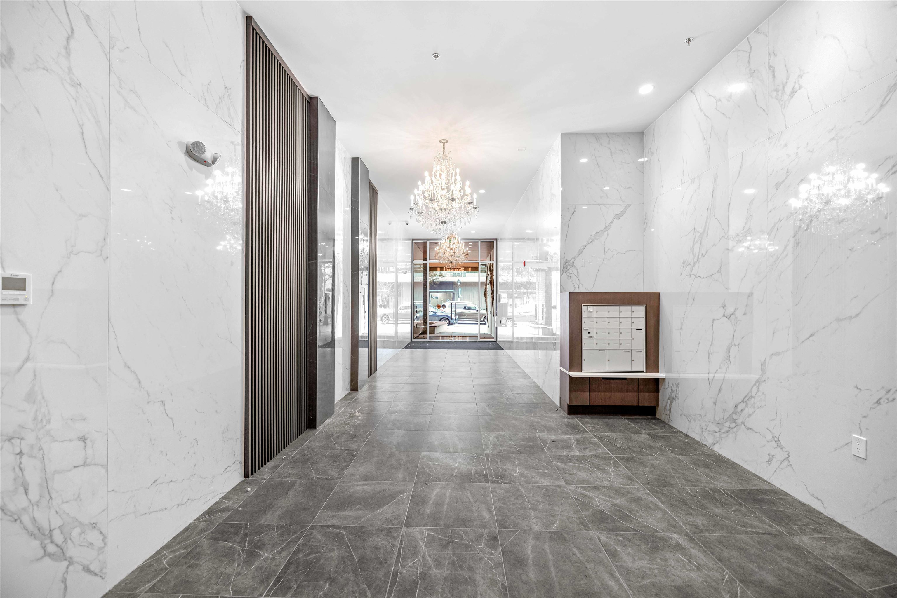Listing image of 206 1331 MARINE DRIVE