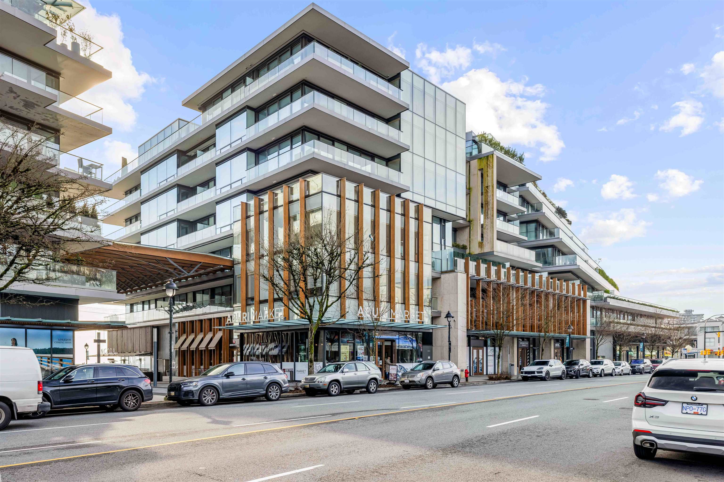Listing image of 206 1331 MARINE DRIVE