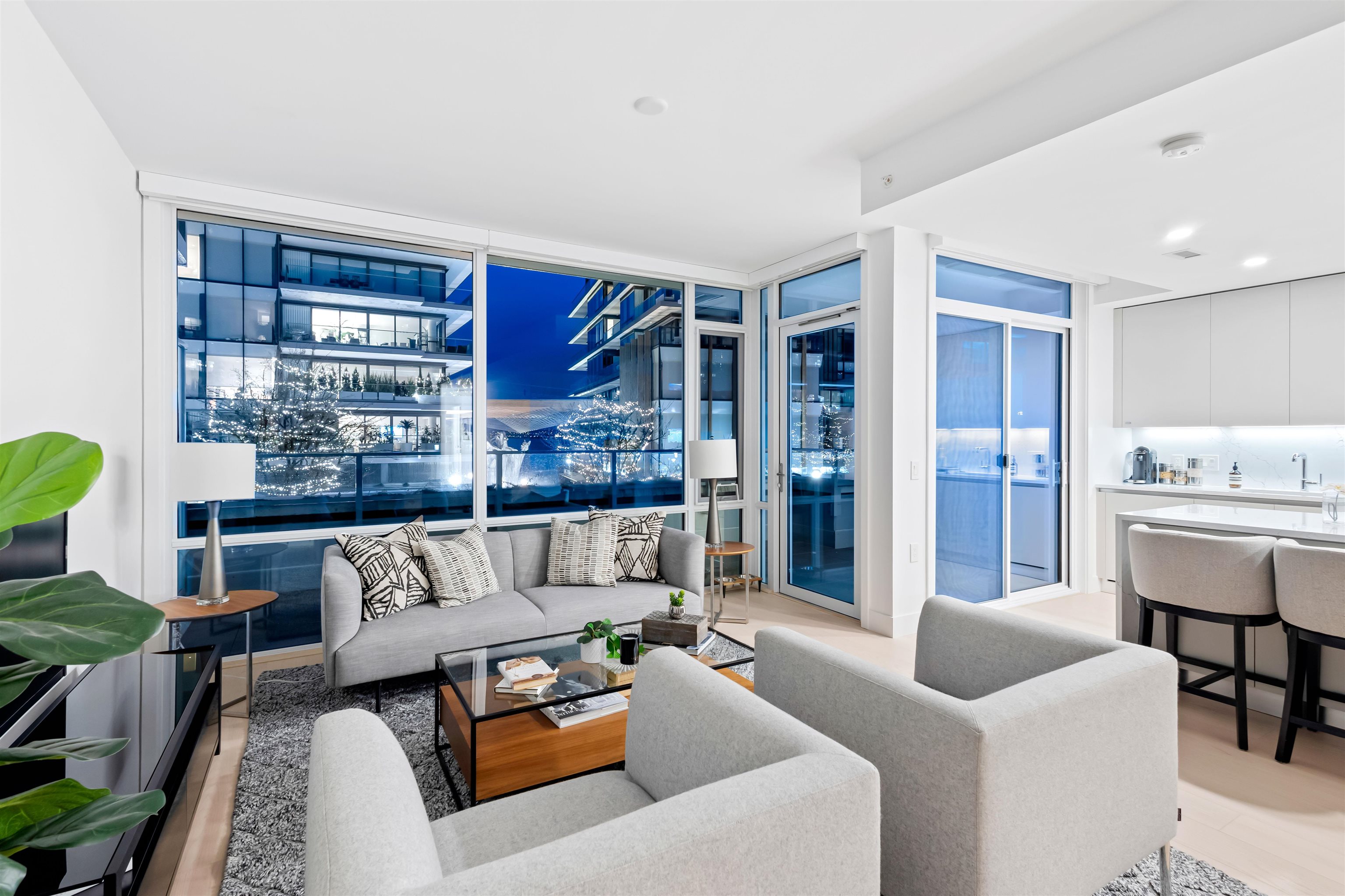 Listing image of 206 1331 MARINE DRIVE