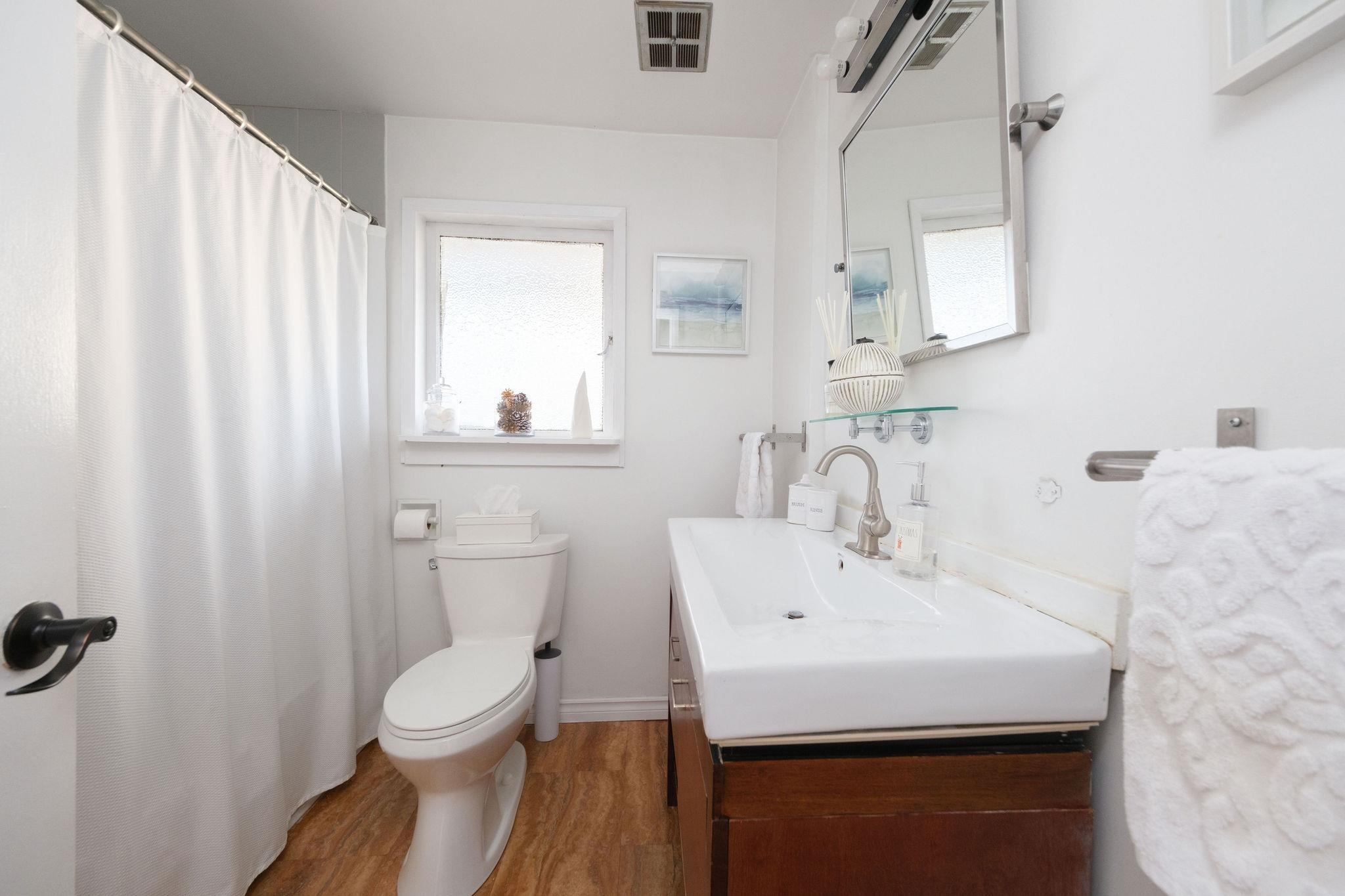 Listing image of 2250 HAYWOOD AVENUE