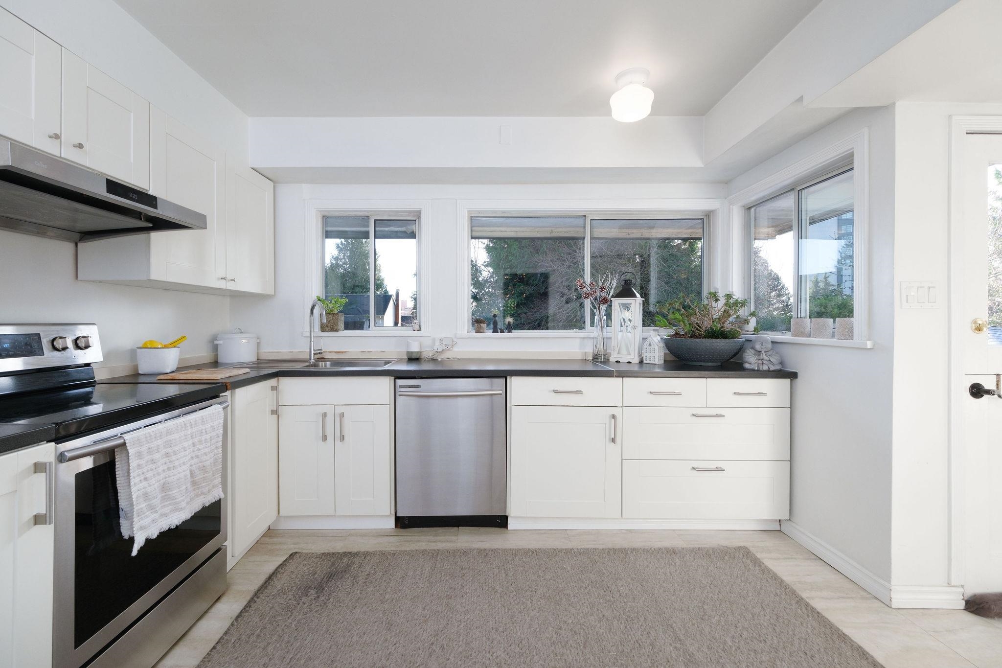 Listing image of 2250 HAYWOOD AVENUE