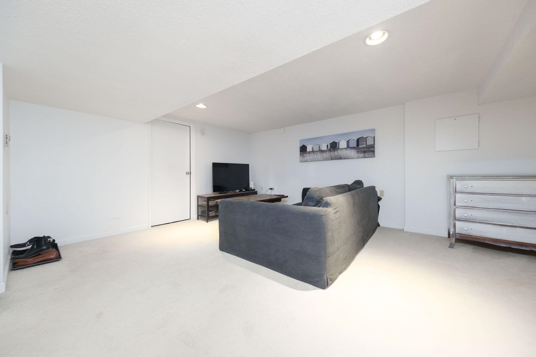 Listing image of 2250 HAYWOOD AVENUE