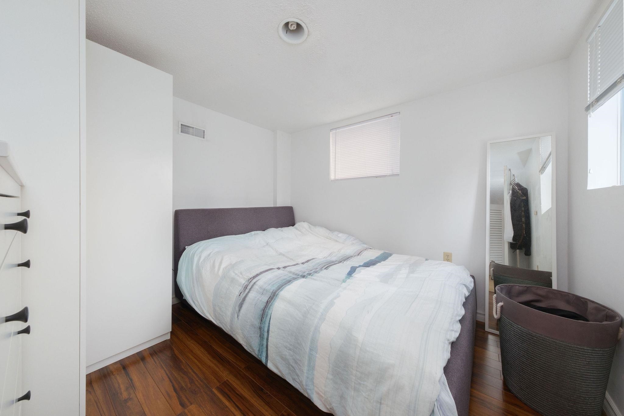 Listing image of 2250 HAYWOOD AVENUE