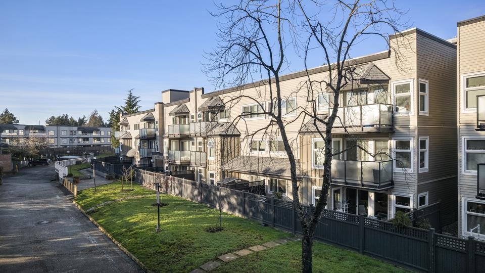 109 1850 E Southmere Crescent, Surrey, Sunnyside Park Surrey, V4A 6Y6 28