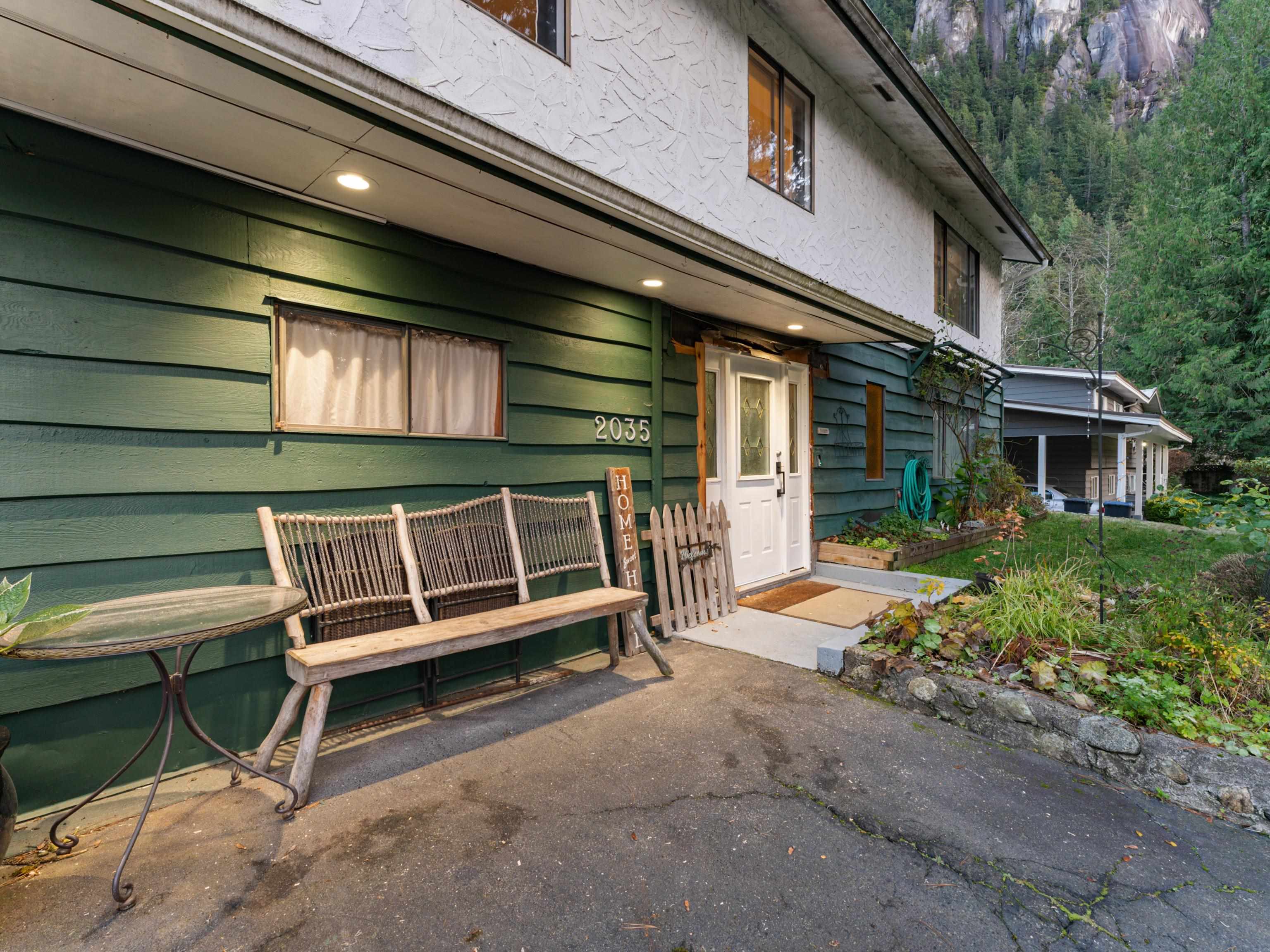 2035 Spruce Drive, Squamish, Valleycliffe, V8B 0W8 36