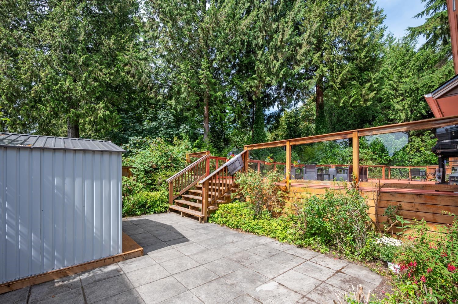 2045 27th Street, West Vancouver, Queens, V7V 4L3 31