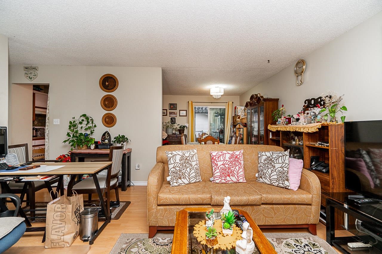 15005 86 Avenue, Surrey, Bear Creek Green Timbers, V3S 4T8 3