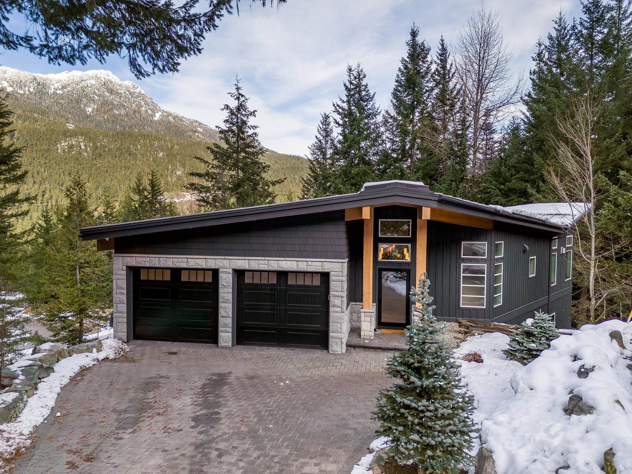 1545 Tynebridge Court, Whistler, Spring Creek, V8E 0A3 26