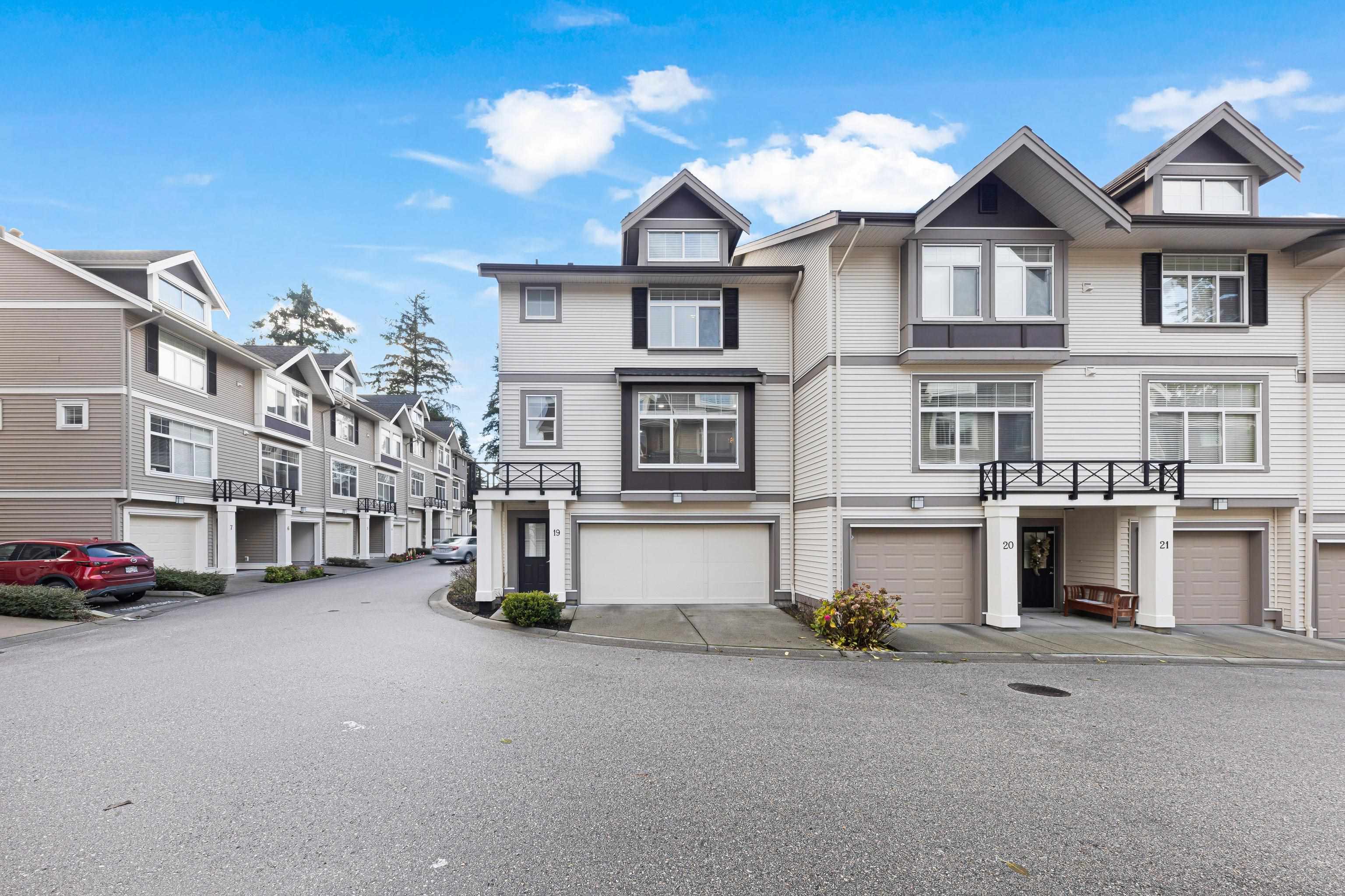 19 14377 60 Avenue, Surrey, Sullivan Station, V3X 0E2 2