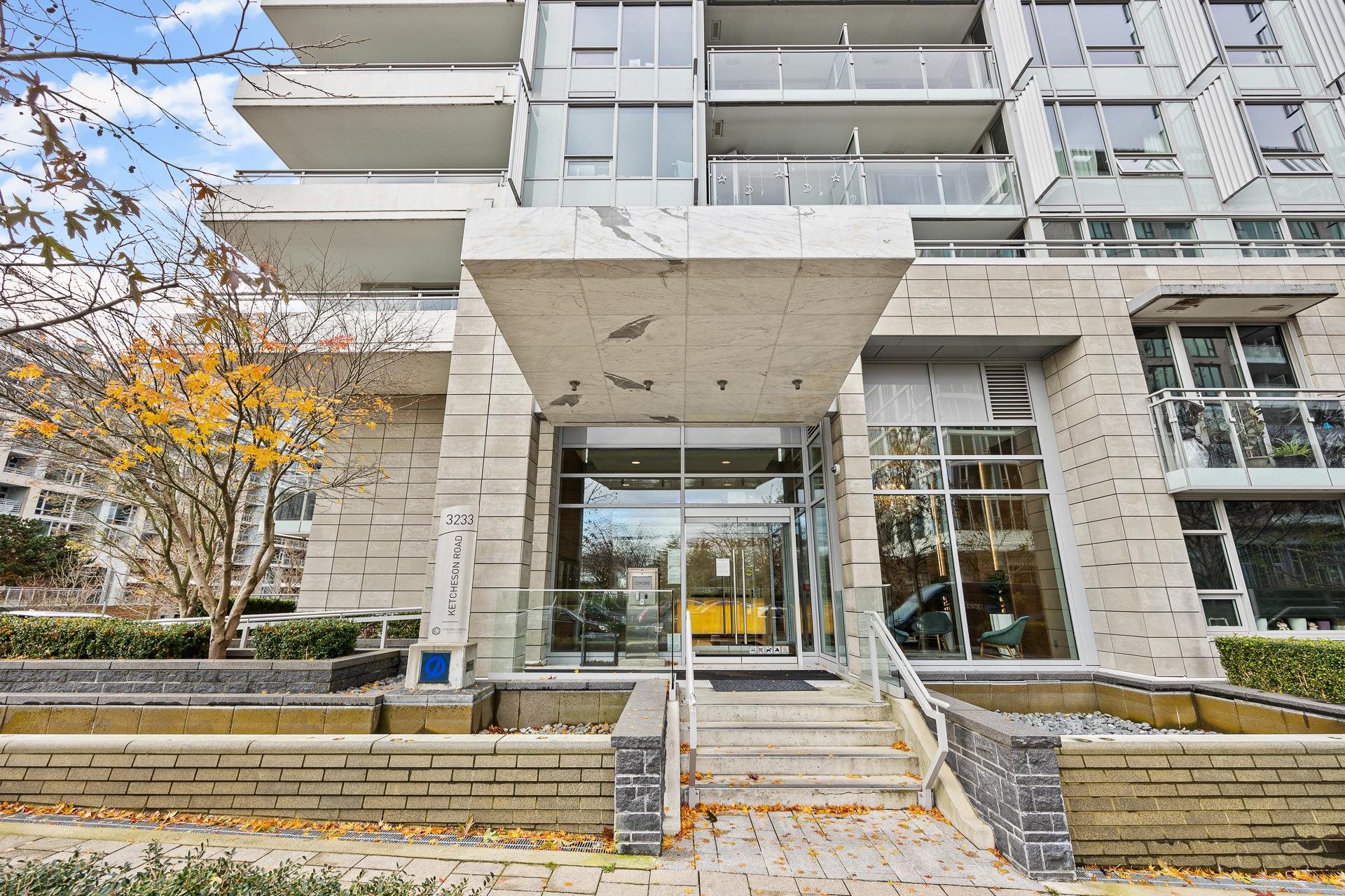 616 3233 Ketcheson Road, Richmond, West Cambie, V6X 0R3 1