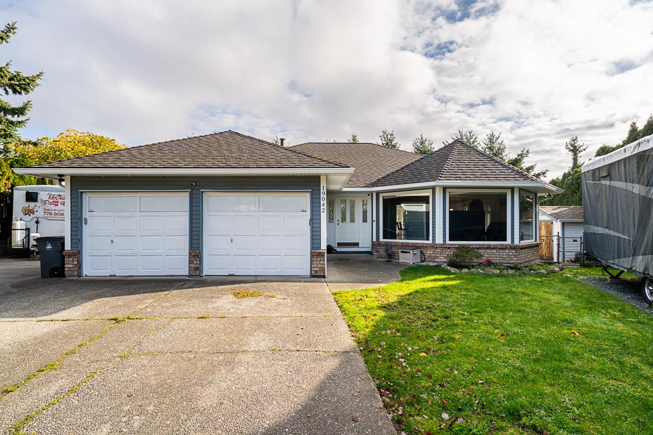 19042 Sunrise Place, Surrey, Cloverdale BC, V3S 7M5