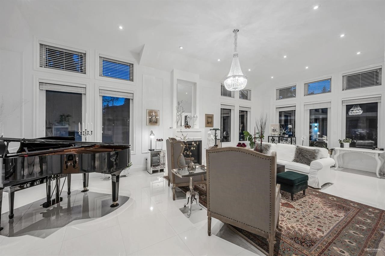 Listing image of 4511 CAPILANO ROAD