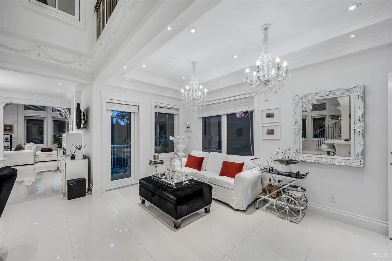 Listing image of 4511 CAPILANO ROAD