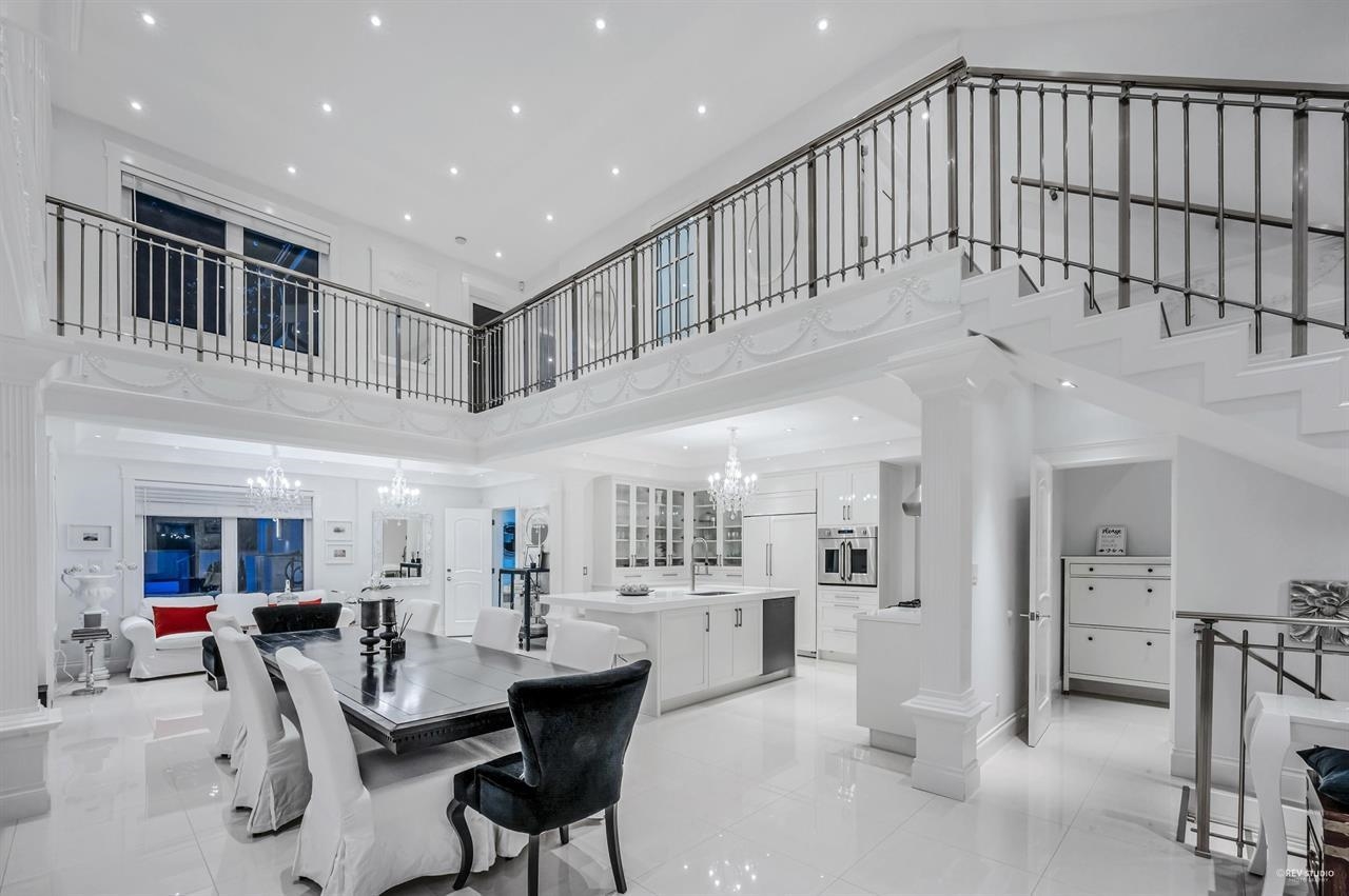 Listing image of 4511 CAPILANO ROAD