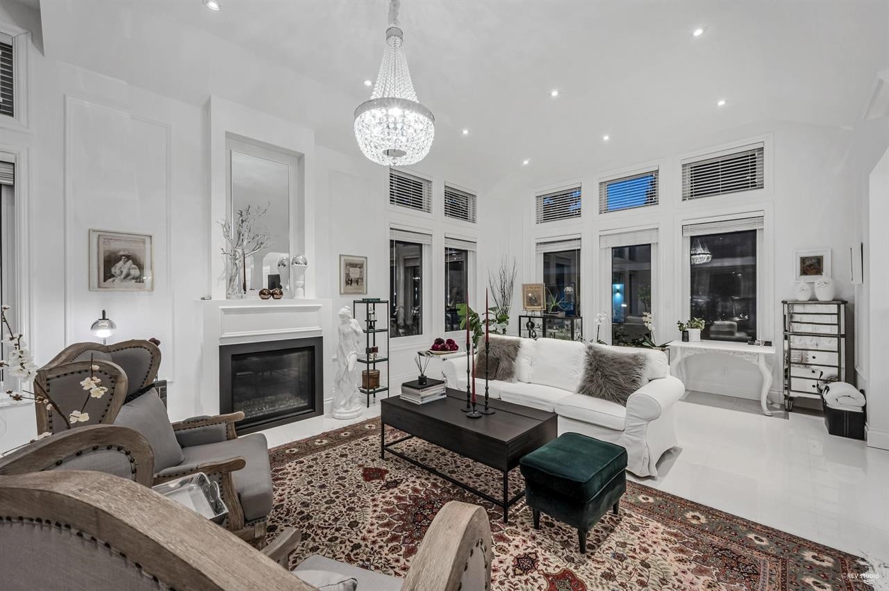 Listing image of 4511 CAPILANO ROAD