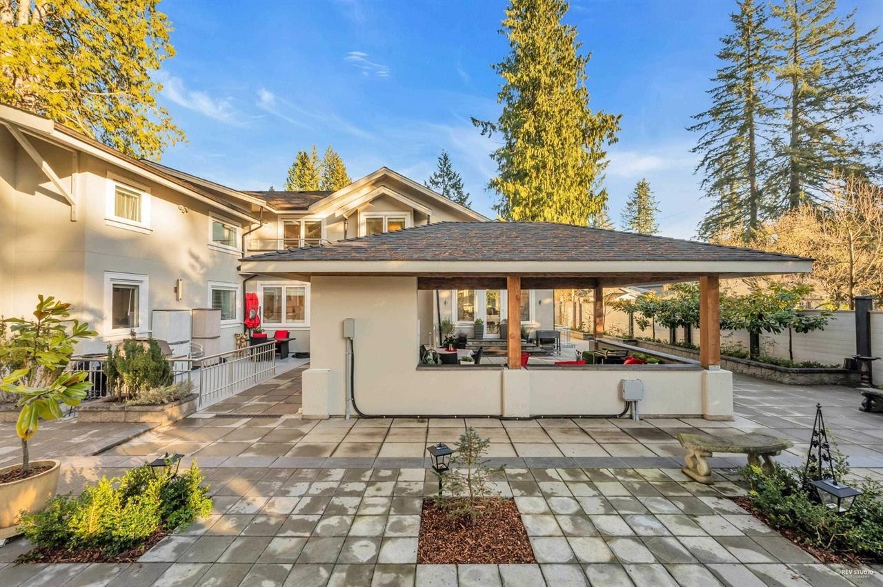 Listing image of 4511 CAPILANO ROAD