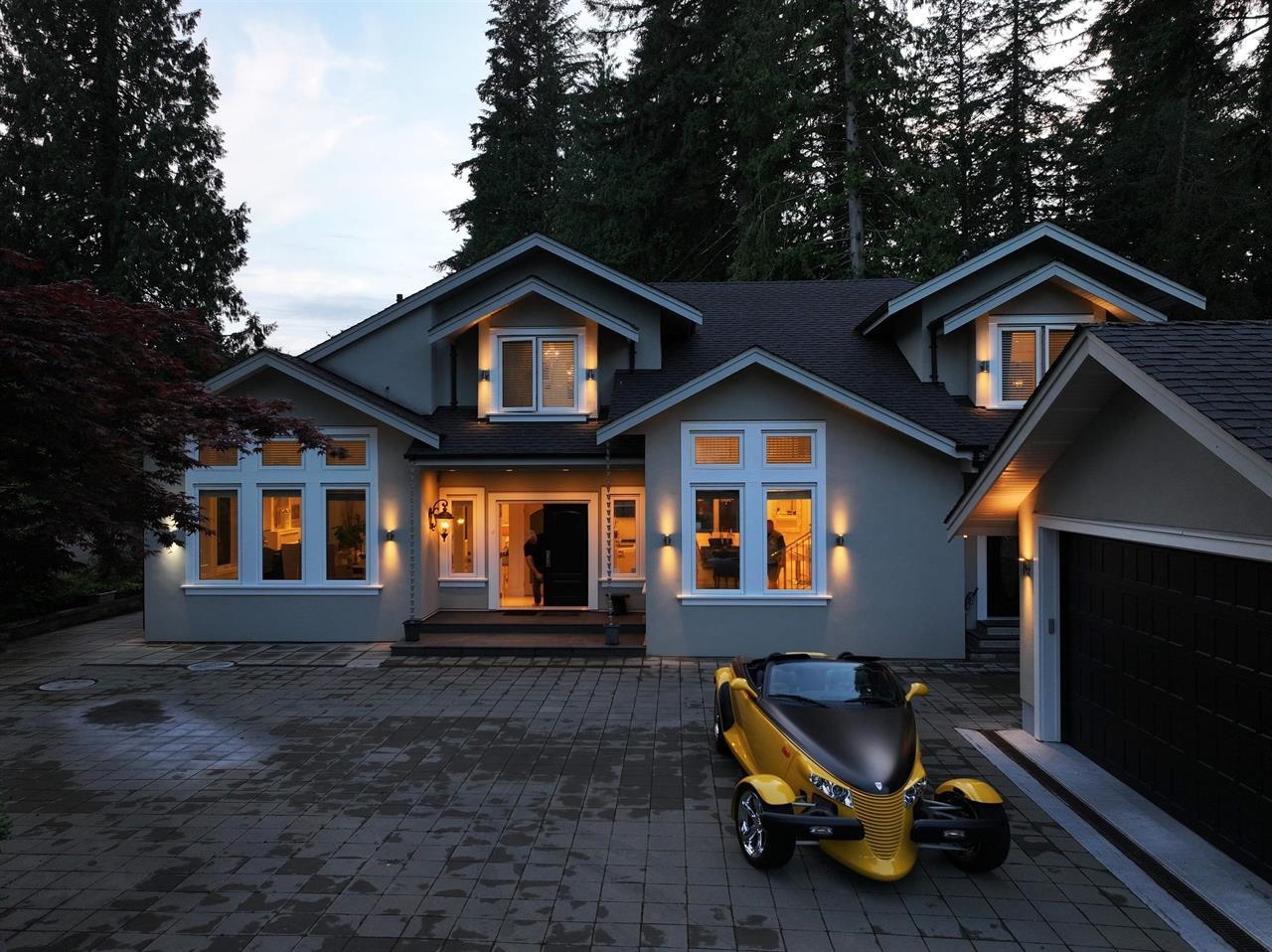 Listing image of 4511 CAPILANO ROAD