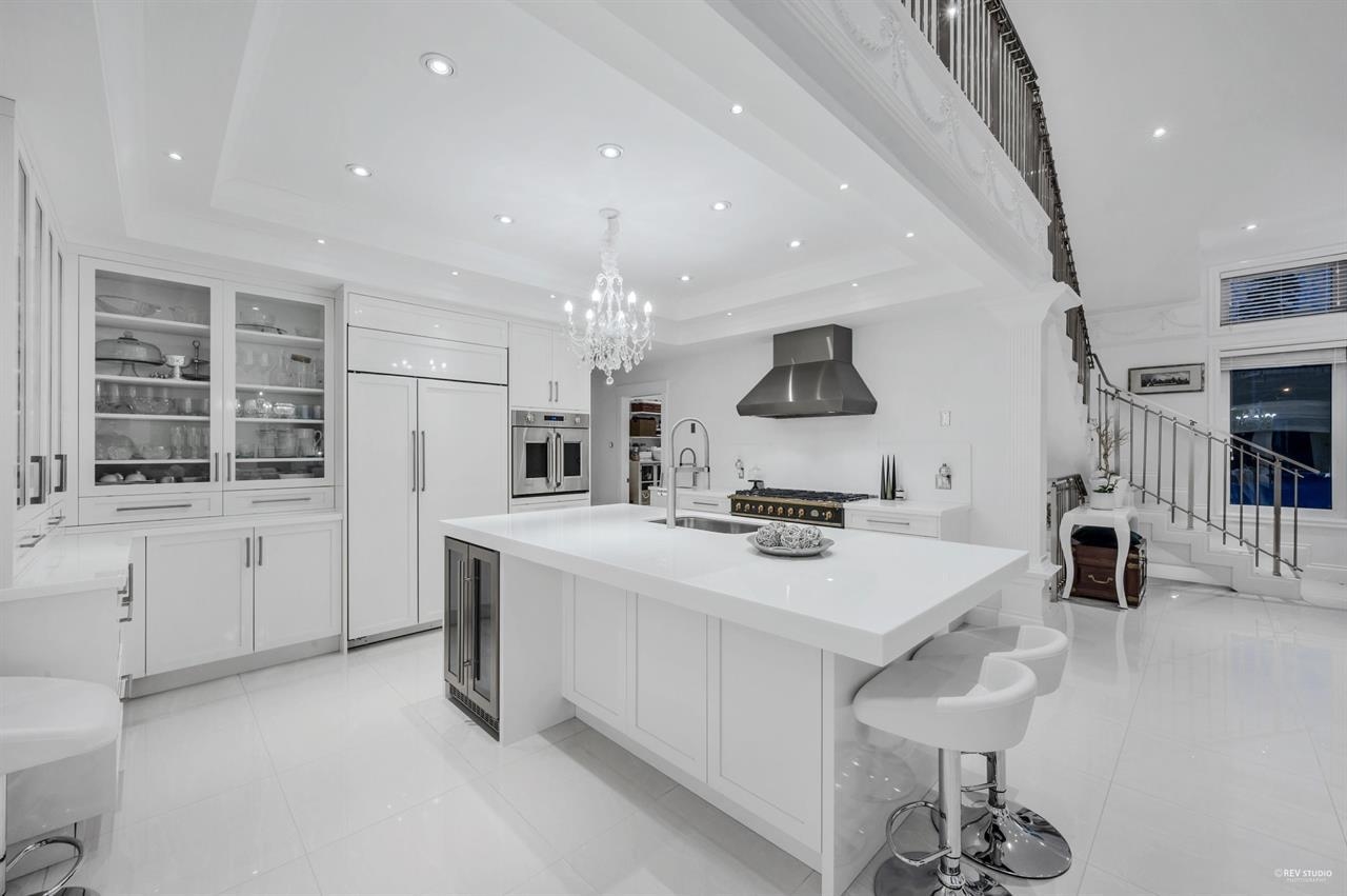 Listing image of 4511 CAPILANO ROAD