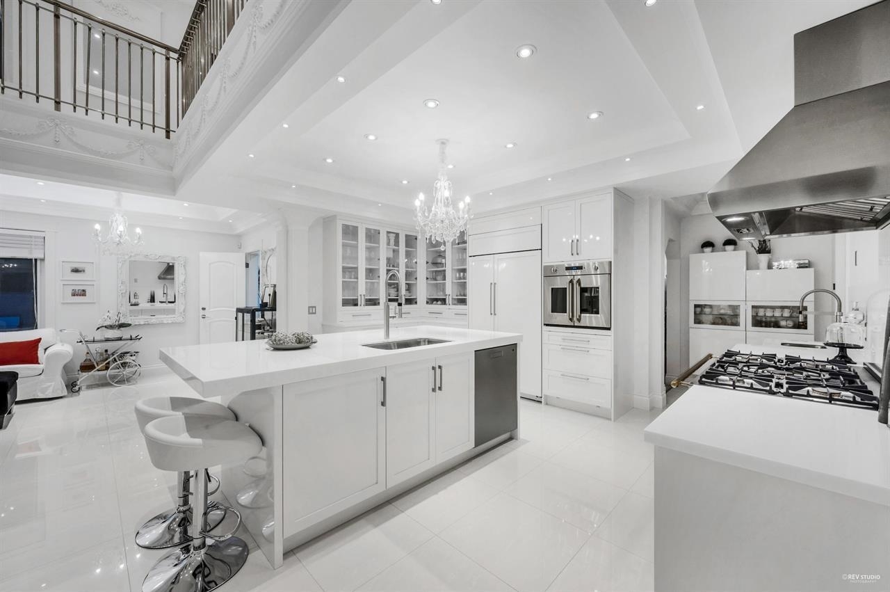 Listing image of 4511 CAPILANO ROAD