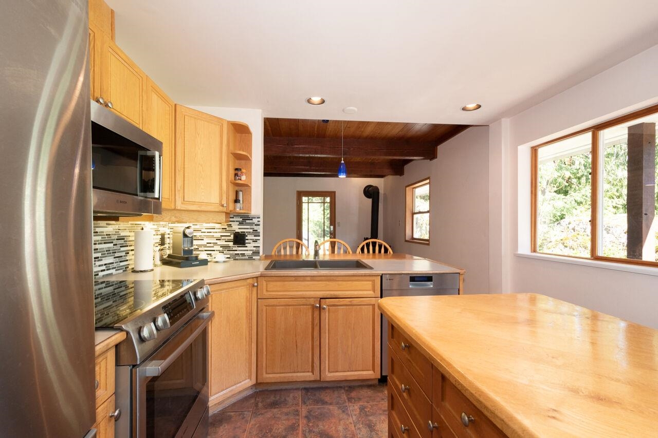 Listing image of 1293 WESTSIDE ROAD