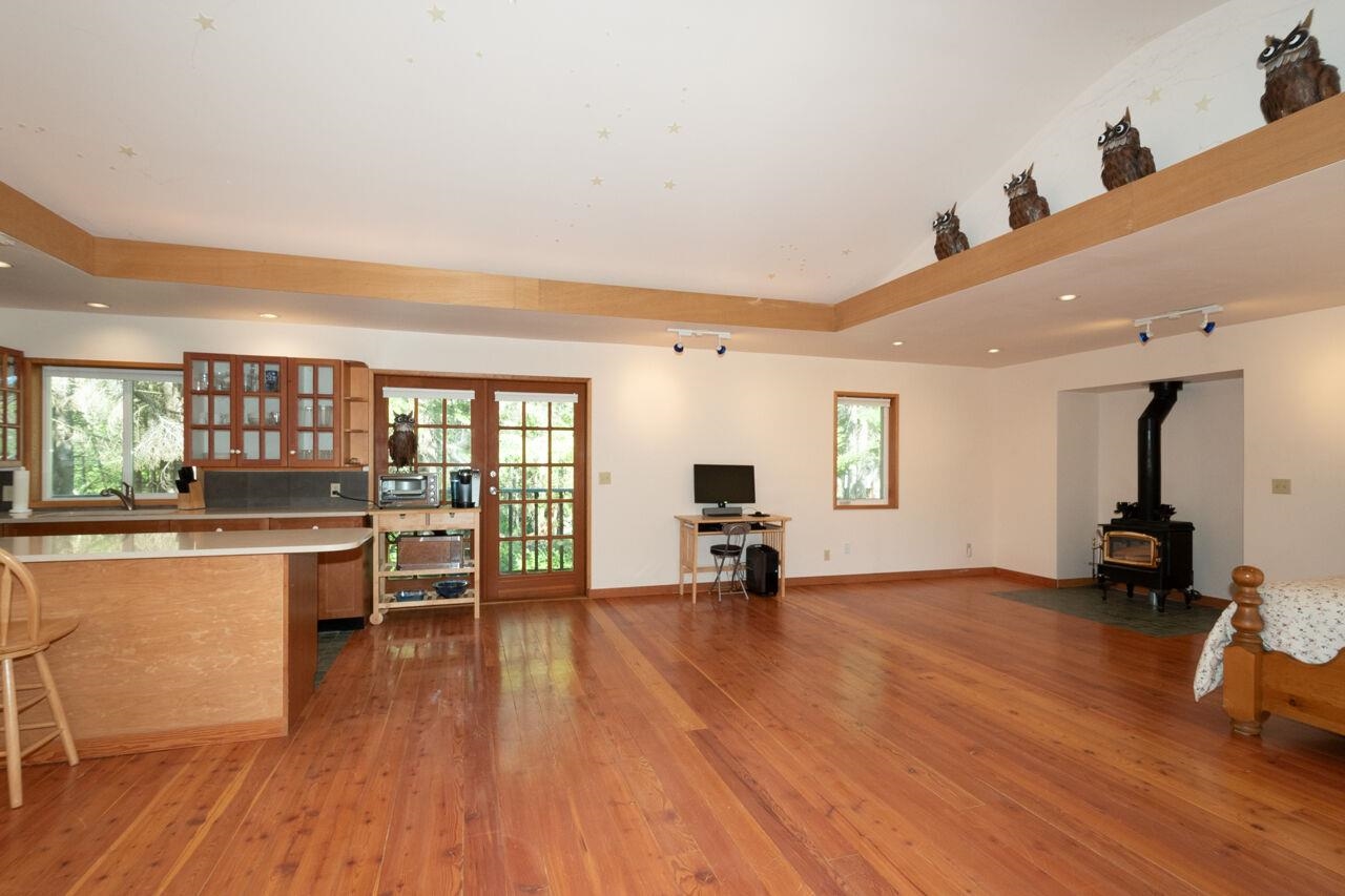 Listing image of 1293 WESTSIDE ROAD