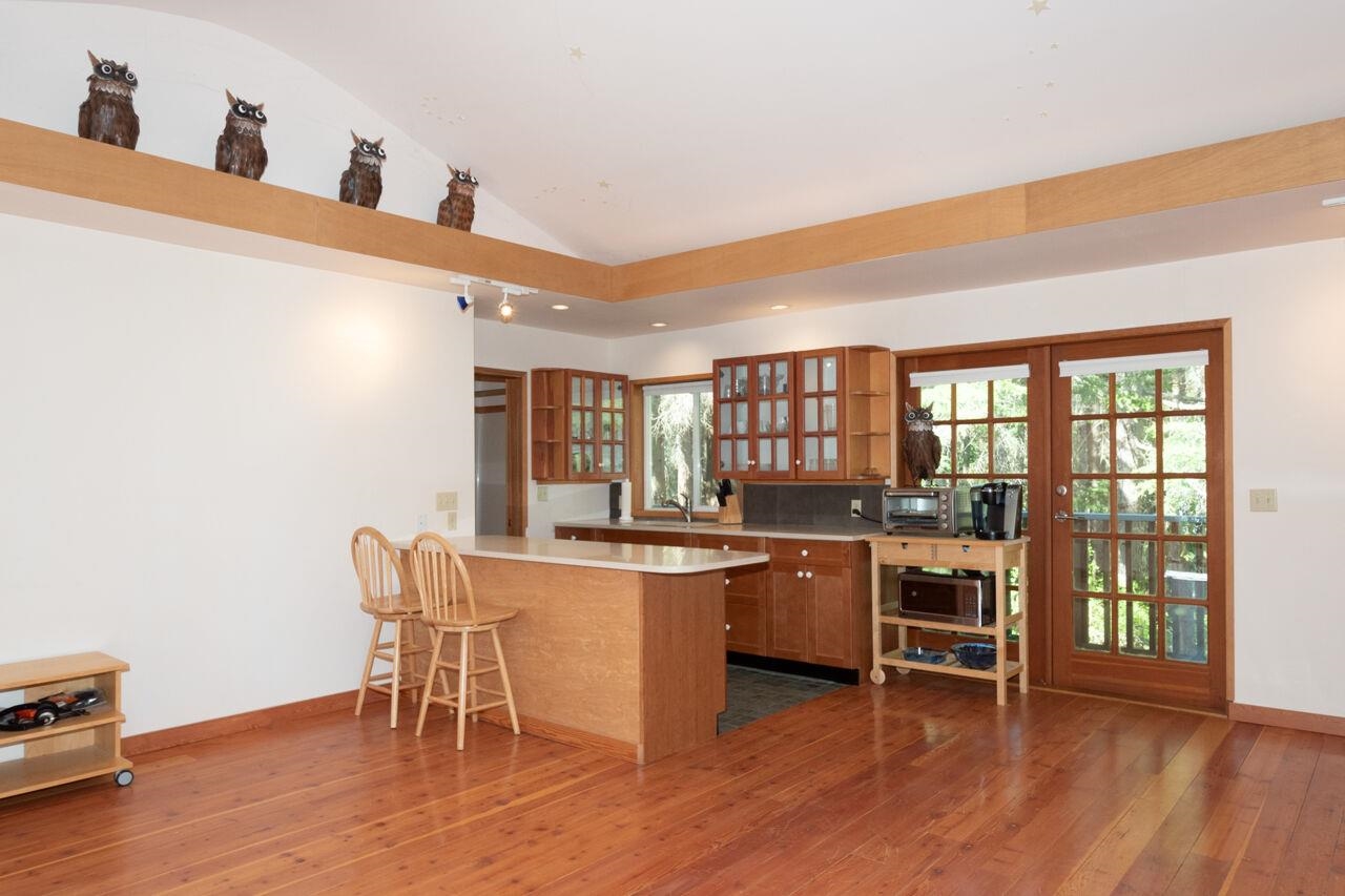 Listing image of 1293 WESTSIDE ROAD