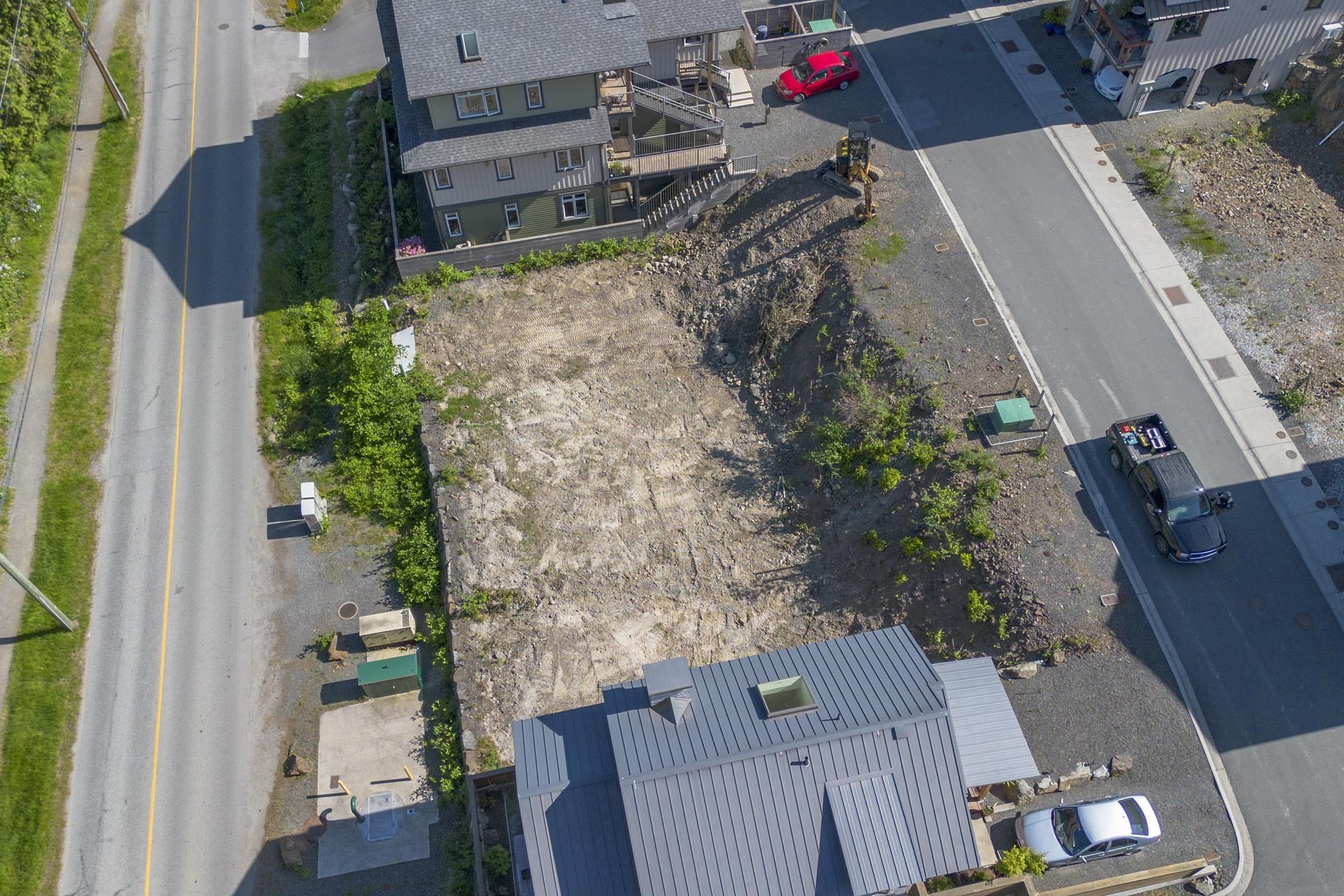 Listing image of 1080 FOXGLOVE LANE