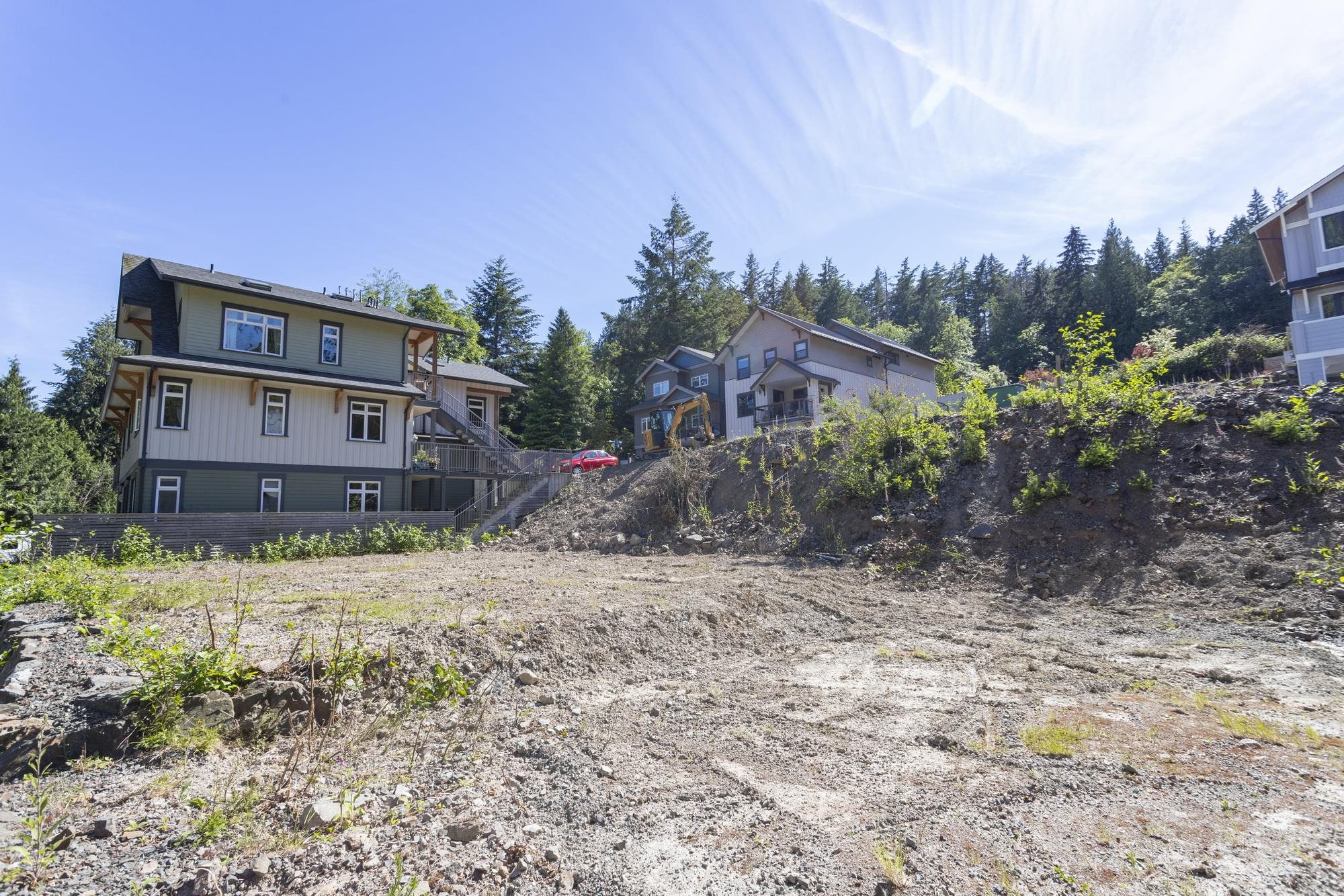 Listing image of 1084 FOXGLOVE LANE