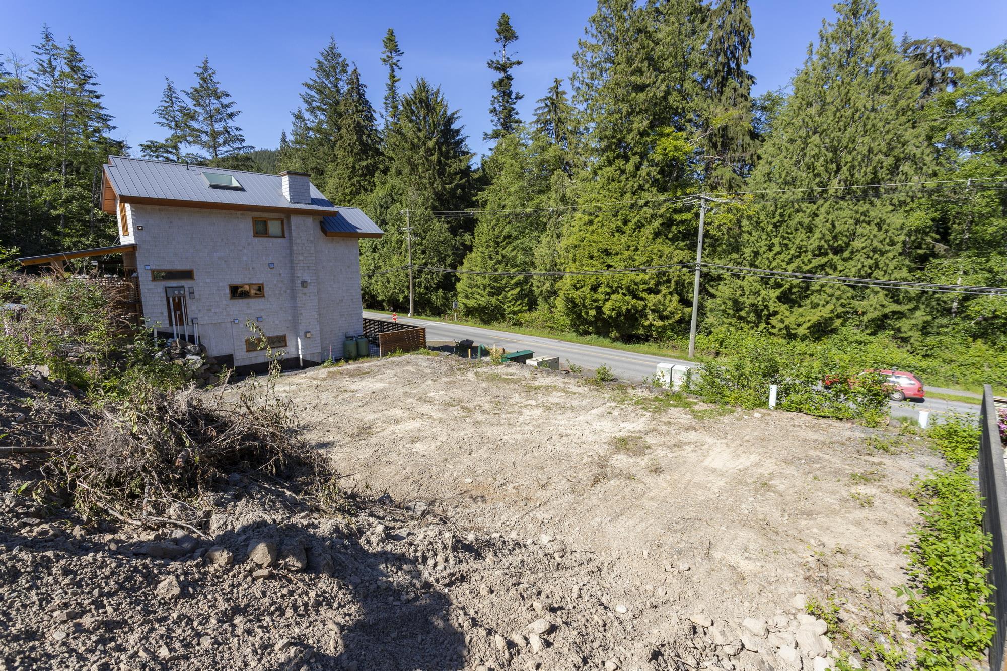 Listing image of 1084 FOXGLOVE LANE