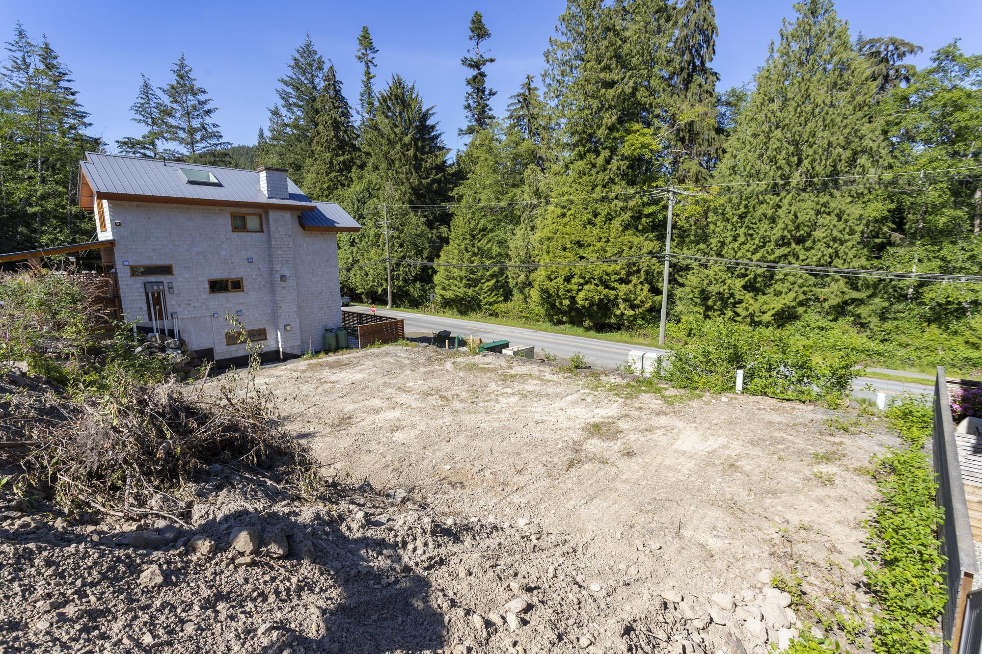 Listing image of 1084 FOXGLOVE LANE