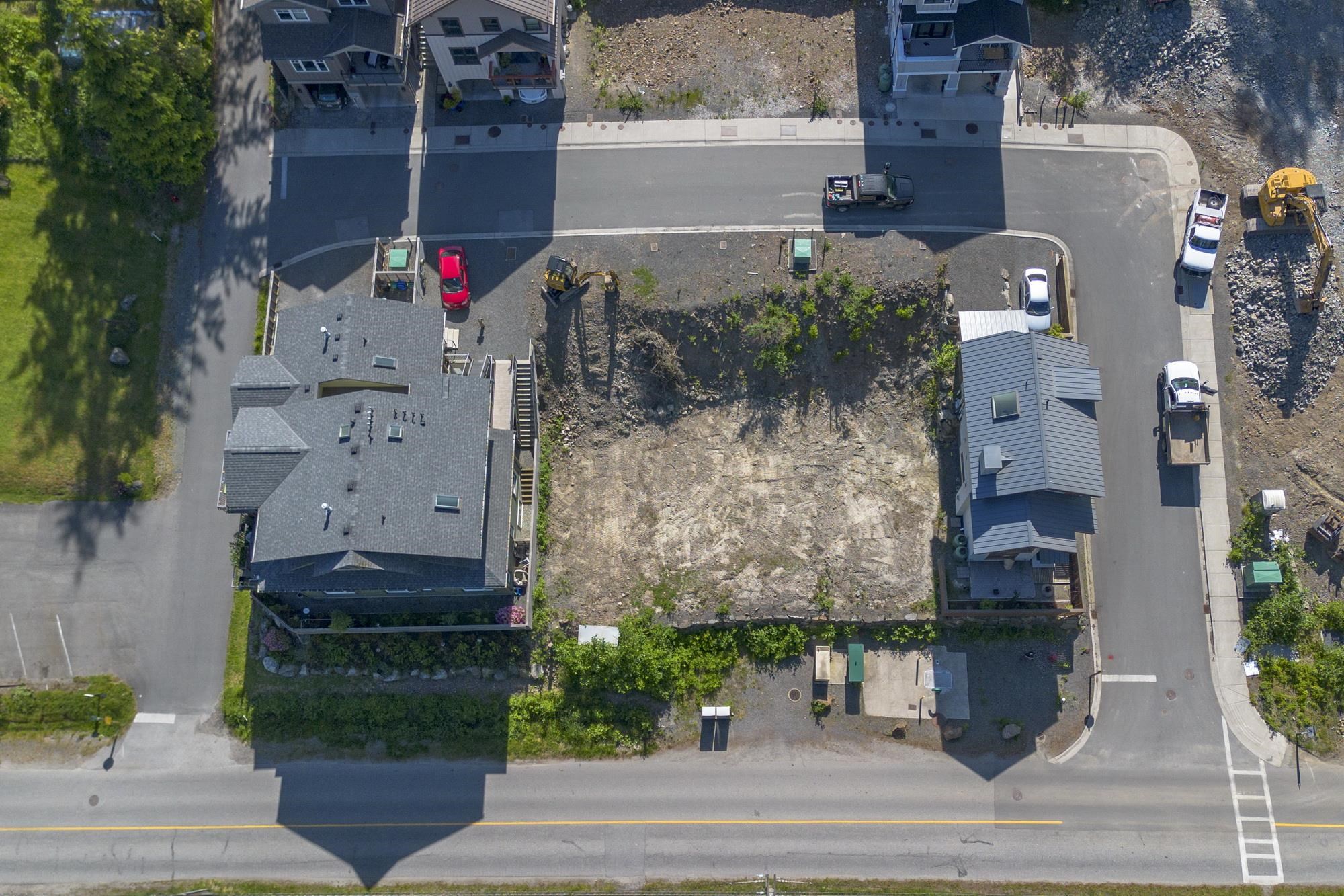 Listing image of 1088 FOXGLOVE LANE