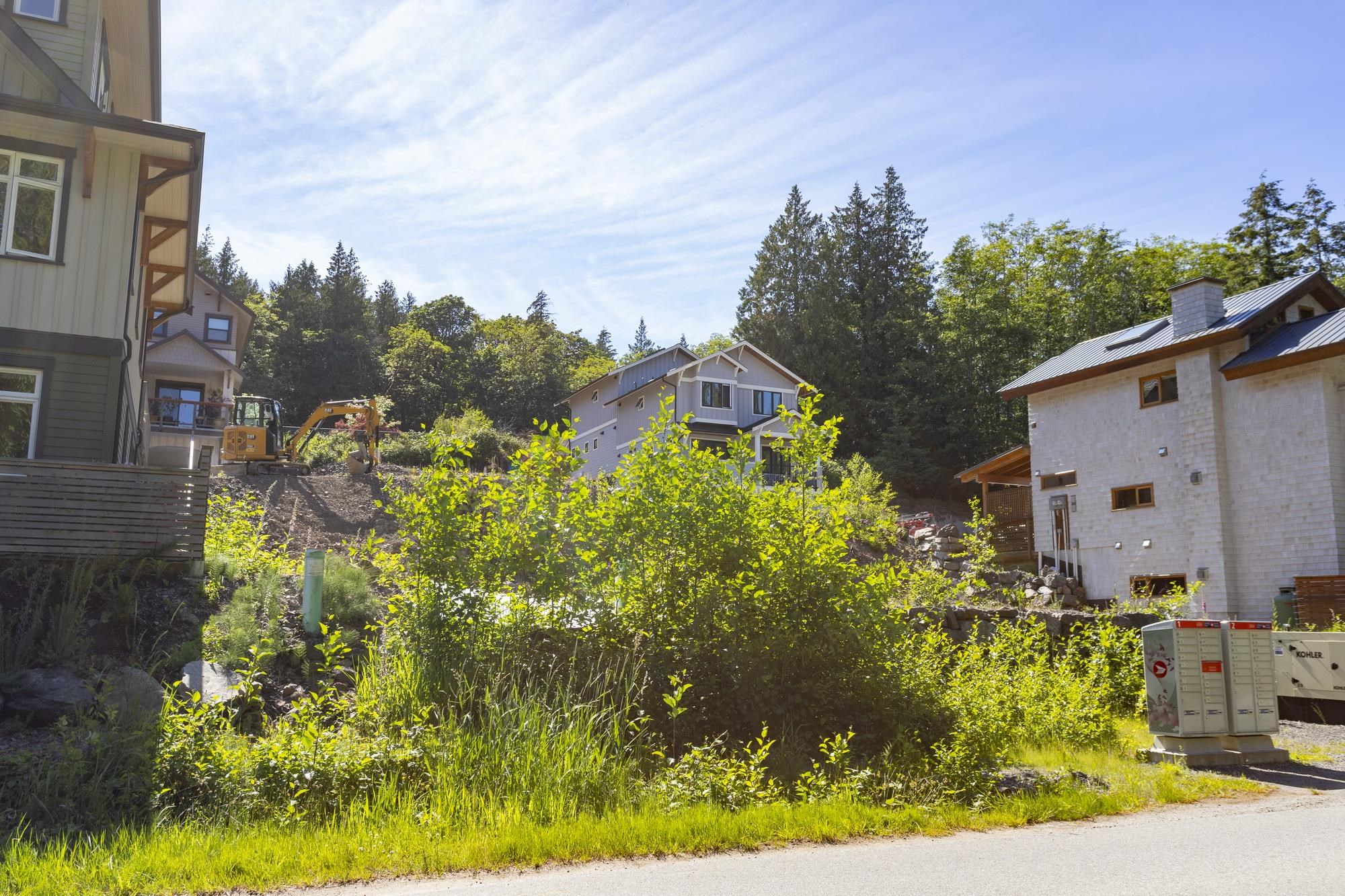 Listing image of 1088 FOXGLOVE LANE