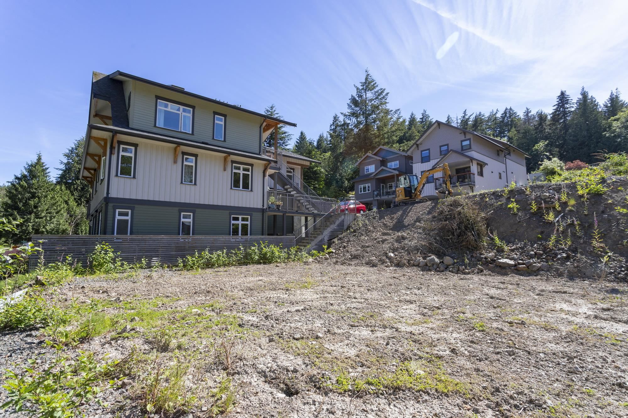 Listing image of 1088 FOXGLOVE LANE