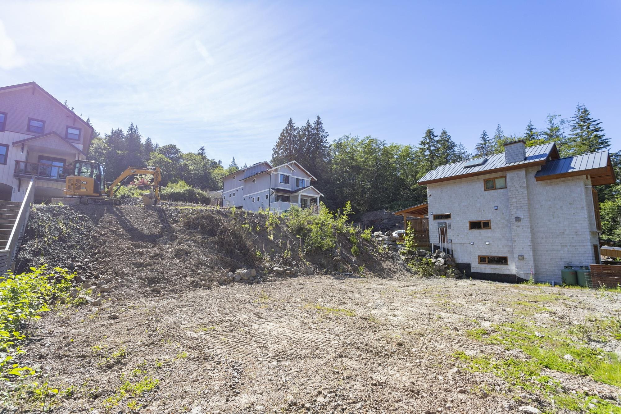 Listing image of 1088 FOXGLOVE LANE