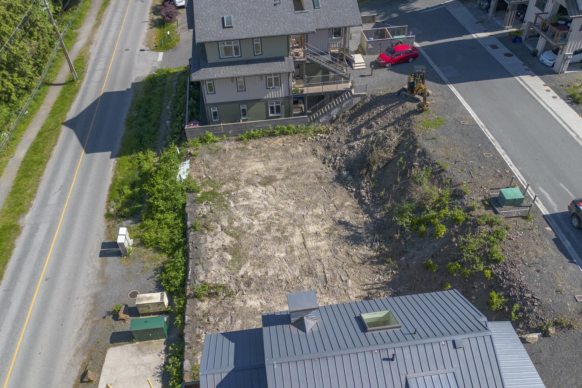 Listing image of 1088 FOXGLOVE LANE