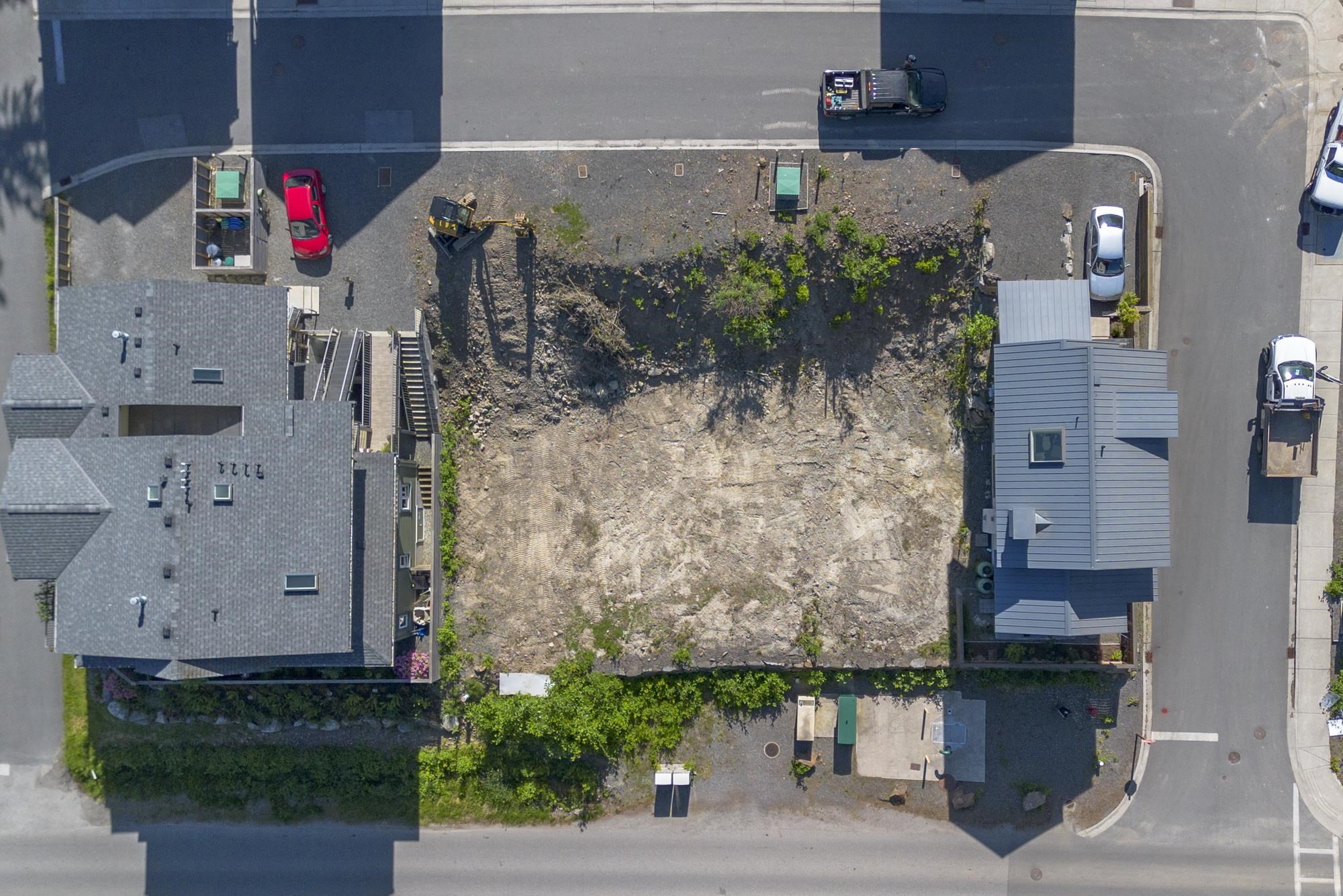 Listing image of 1088 FOXGLOVE LANE