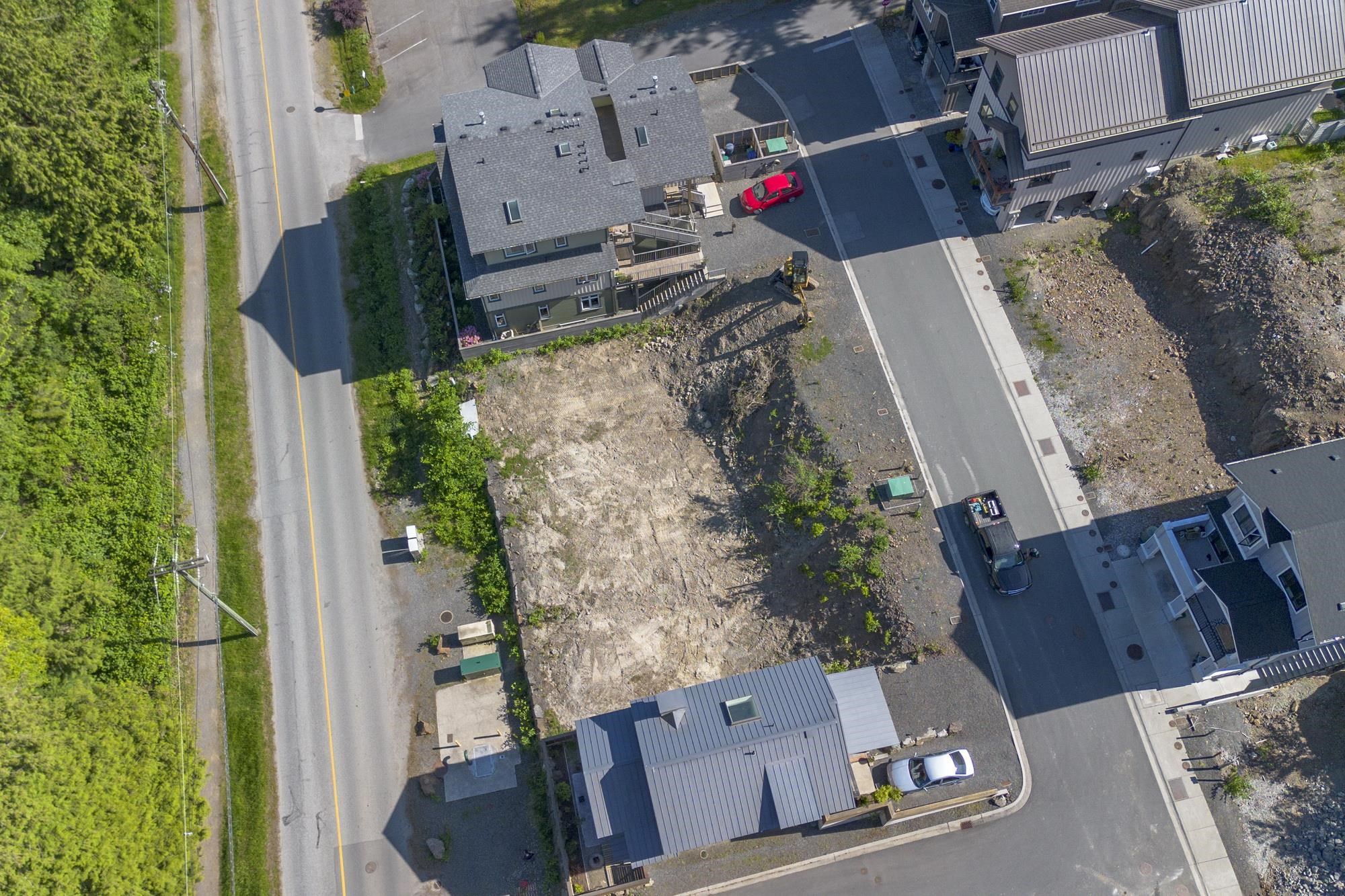 Listing image of 1088 FOXGLOVE LANE