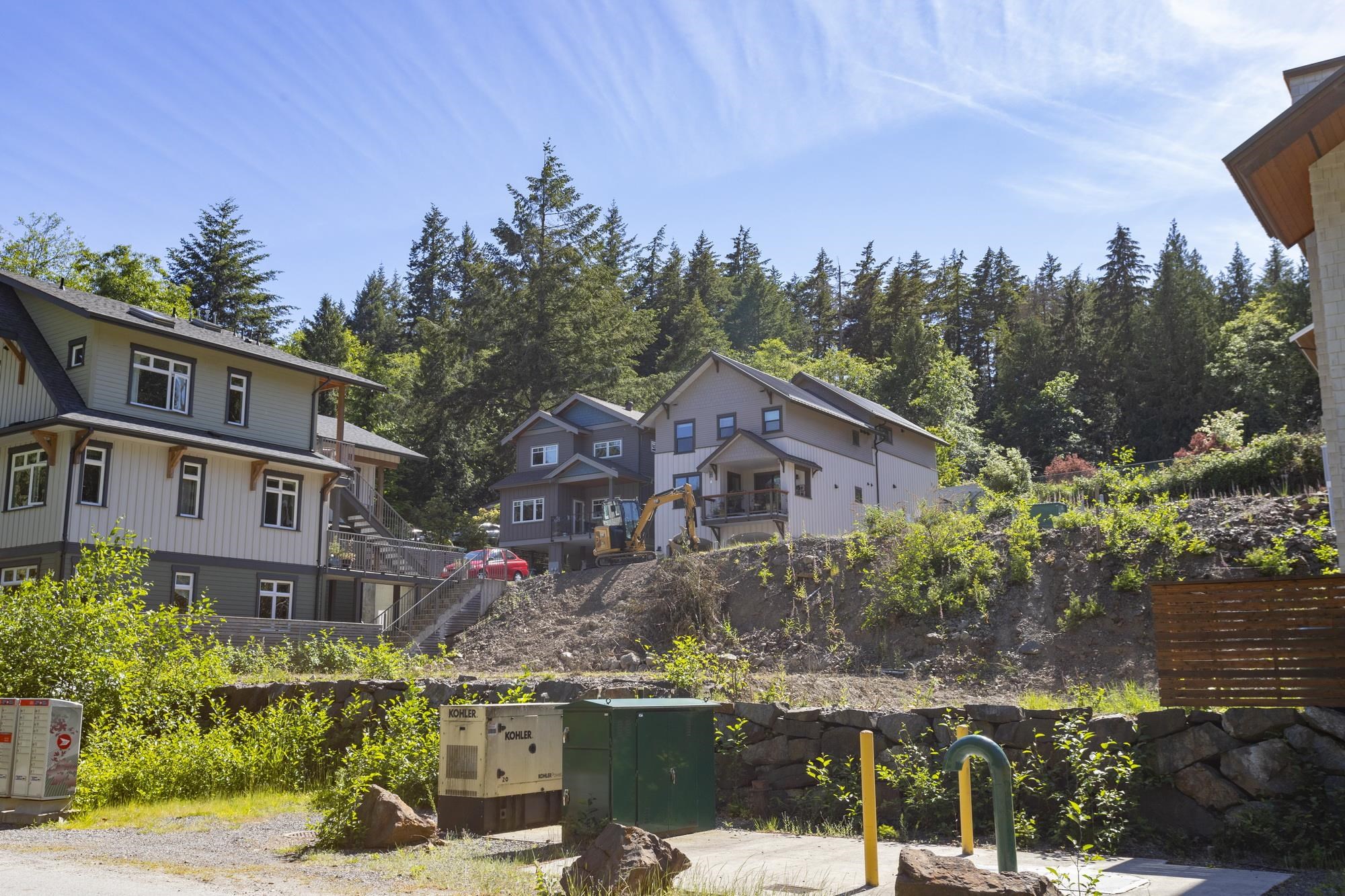 Listing image of 1088 FOXGLOVE LANE
