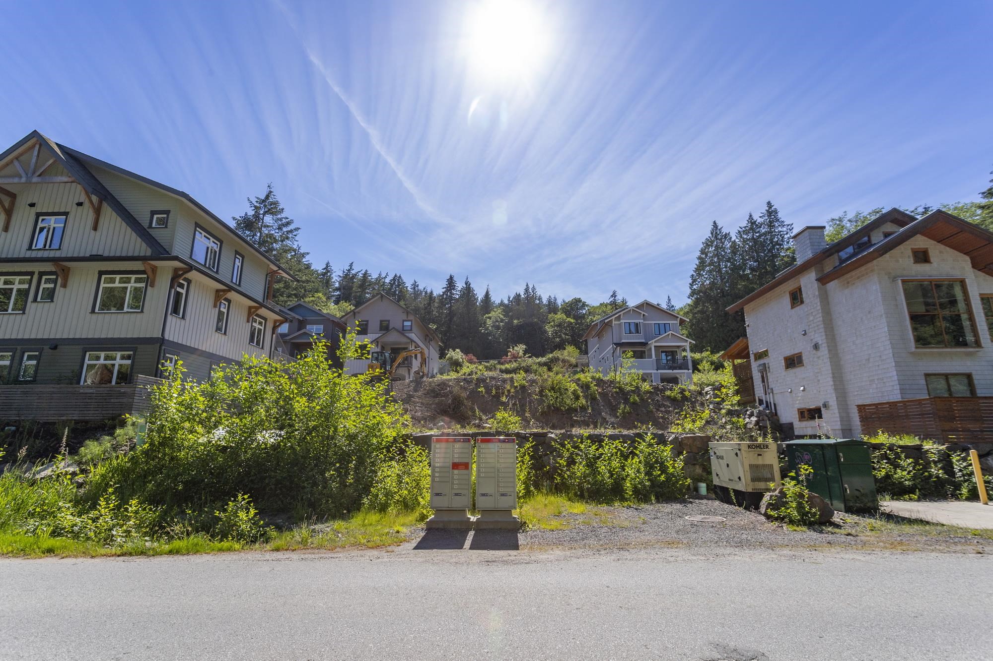 Listing image of 1088 FOXGLOVE LANE