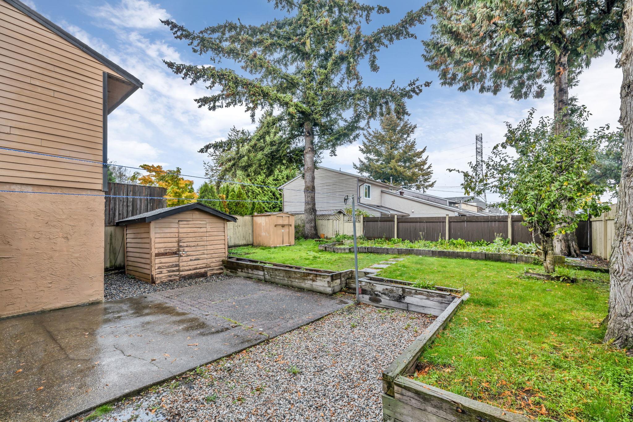 7602 125 Street, Surrey, West Newton, V3W 7W3 3