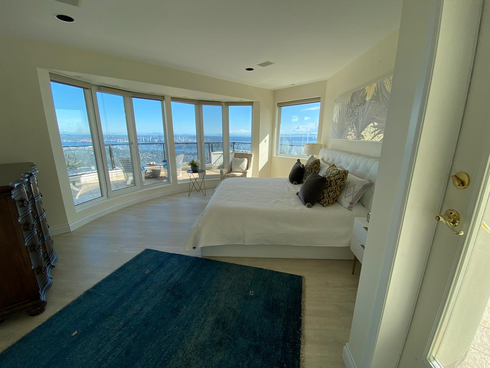 Listing image of 1409 CHARTWELL DRIVE