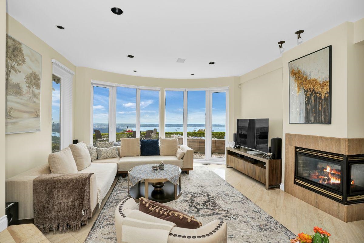 Listing image of 1409 CHARTWELL DRIVE
