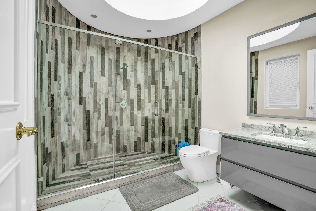 Listing image of 1409 CHARTWELL DRIVE