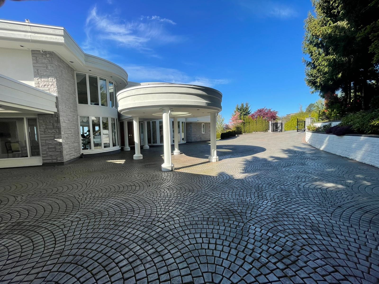 Listing image of 1409 CHARTWELL DRIVE