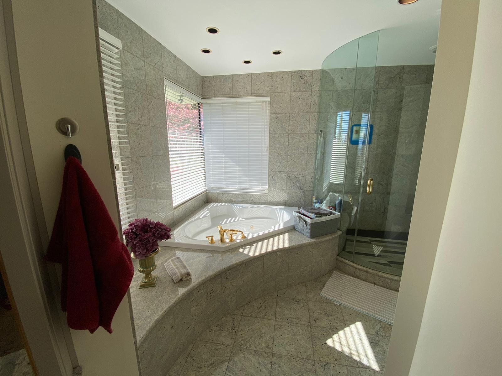 Listing image of 1409 CHARTWELL DRIVE