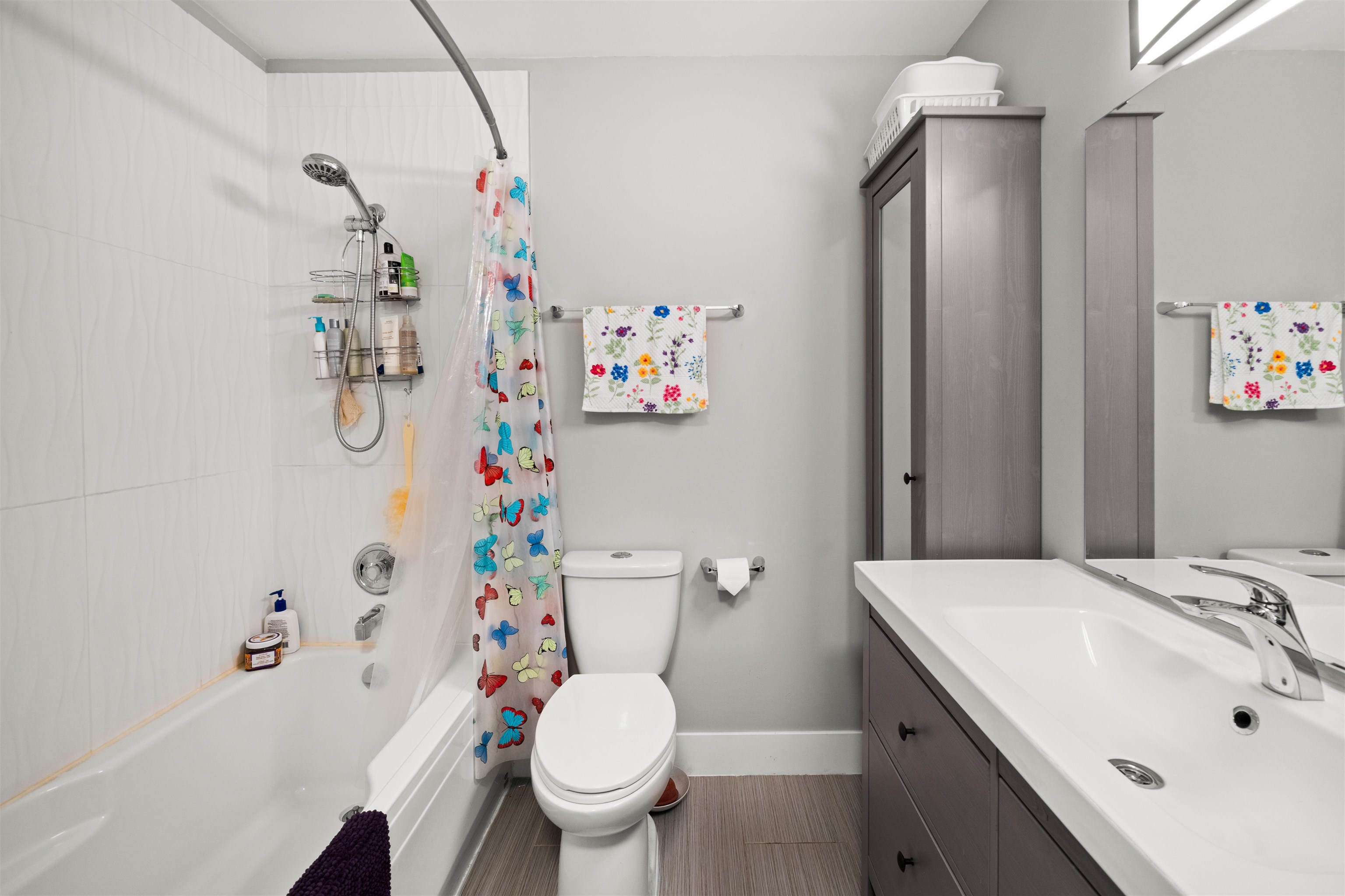Listing image of 317 630 ROCHE POINT DRIVE