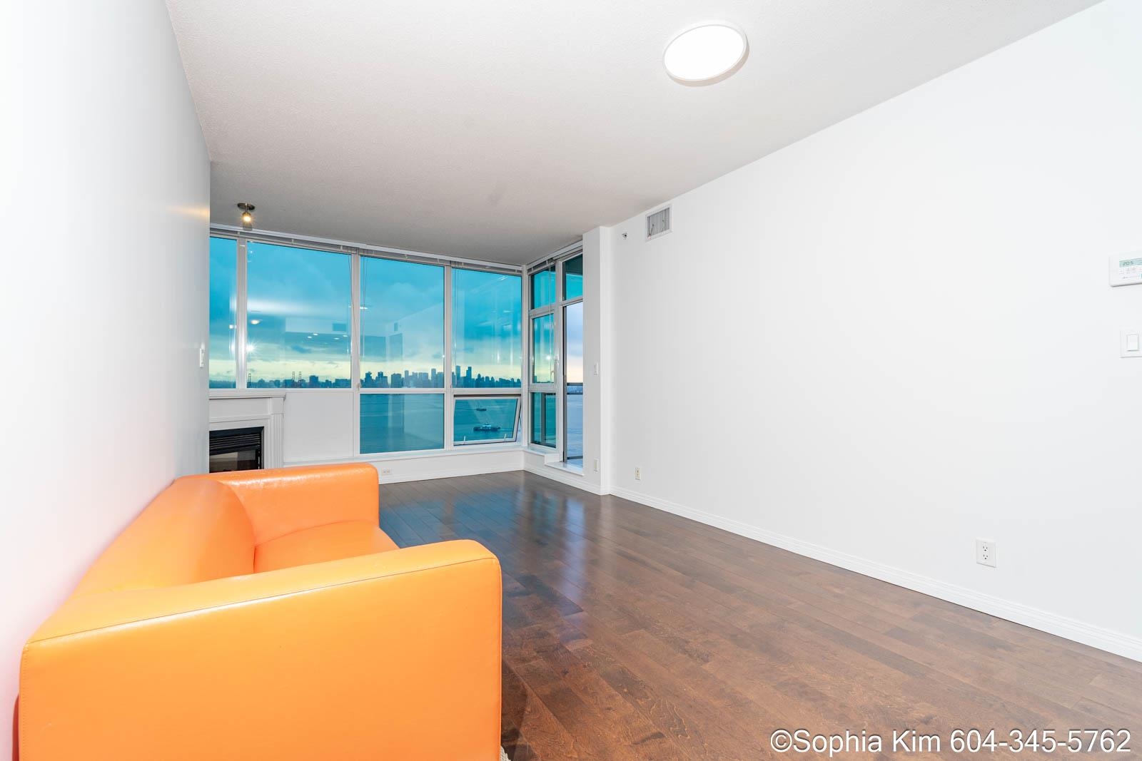 Listing image of 2004 188 E ESPLANADE